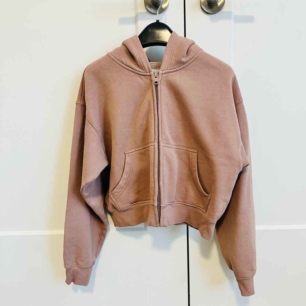 Aritzia Tna CozyAF fleece cropped hoodie Size 2XS. Excellent condition